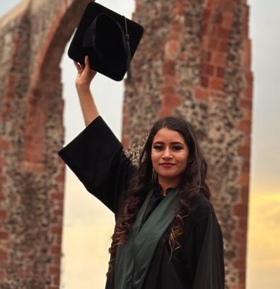 ¡Let’s celebrate Mayra’s success: a story of inspiration and accomplishments!